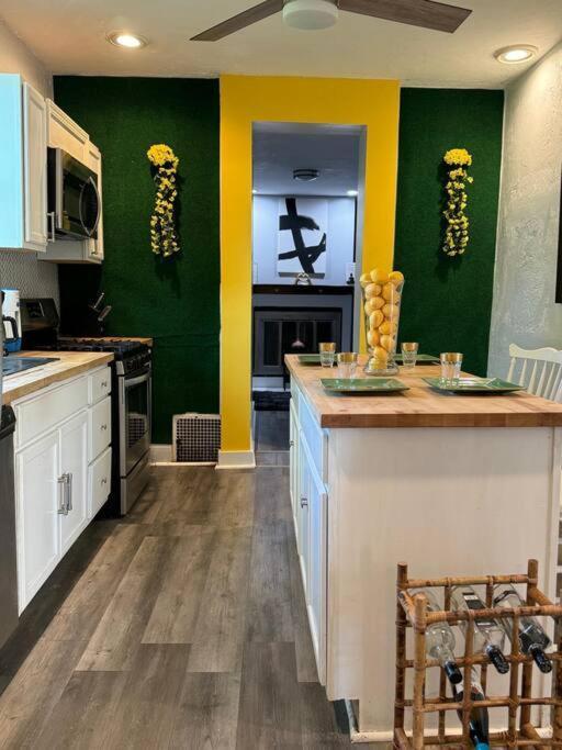 Zen/peaceful Retreat/pittsburgh/canton Avenue *